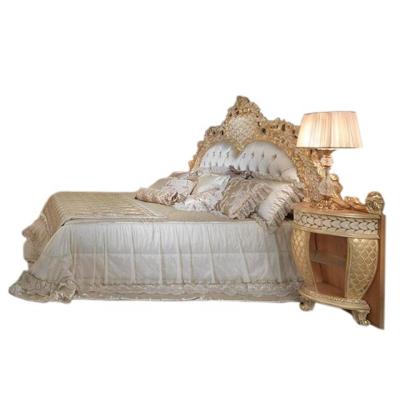 China Luxury Handcrafted Carved Silk Carved Wooden Bed, European Style Italy Design Bedroom Furniture for sale