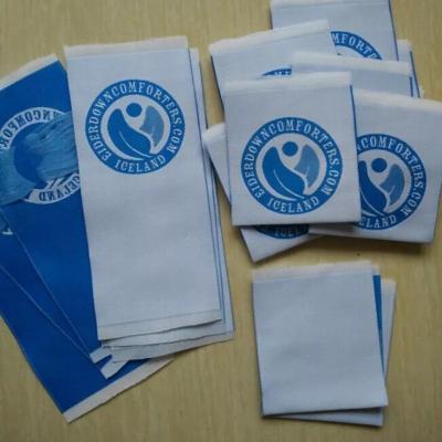 China Viable 1000PCS Custom Labels, 5*12cm Blue Damask Polyester Clothing Label Center Fold Fabric Labels for sale