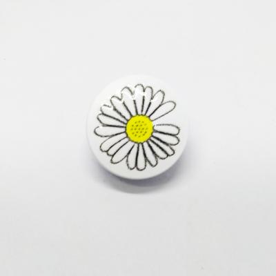 China Custom Made Small Button Viable MOQ Logo Daisy Women Coat Spring Snap for sale