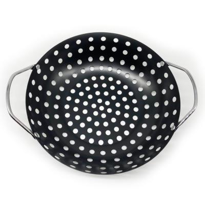 China Dustproof Grill Topper Veggies Barbecue Wok Tools BBQ Grill Basket Pan Baking Tray Round Vegetable BBQ Grill for sale