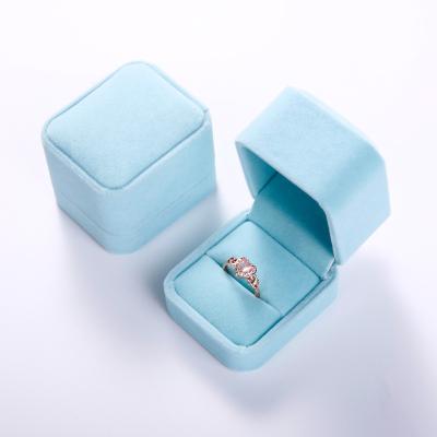 China Other Manufacturers Head Pilou Jewelry Packaging Box Couples Ring Box Jewelry Hair Clip Box New for sale