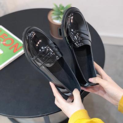 China 2022 fashion trend hot sale super size 45 women's shoe university students paint sandal boat shoes court slip-on shoes for sale