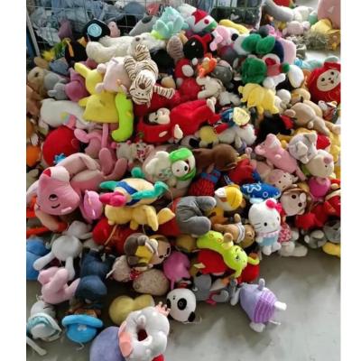 China Fashionable second-hand toys various promotional goods using second-hand toy used whole sale toys doll for sale