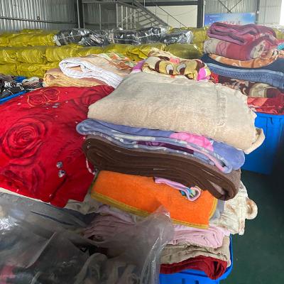 China Spring Used Blanket Wholesale High Quality Second Hand Blanket Occasion Clothing And Dress for sale