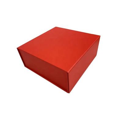 China Disposable Custom Design Paper Packaging Luxury Red Foldable Magnetic Closure Cardboard Gift Box for sale