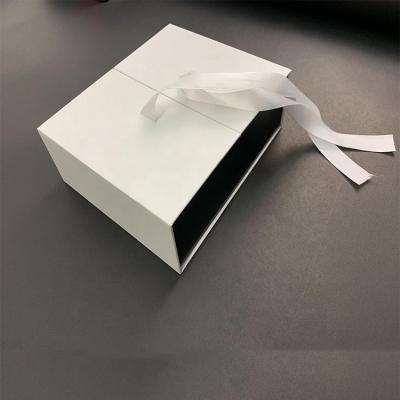 China Custom Recycled Materials Luxury Magnet Foam Insert Gift Packaging Openable Paper Box With Ribbon Handle for sale