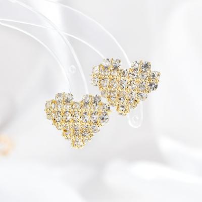 China Trendy Fashion Trendy 18k Gold Plated Diamond Statement Heart Stud Jewelry Earrings Women for sale