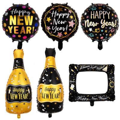 China 2022 Party New Year Flag Pulling Wine Bottle Ball Photo Frame Party Decorations Flag Pulling Film Aluminum Balloon for sale