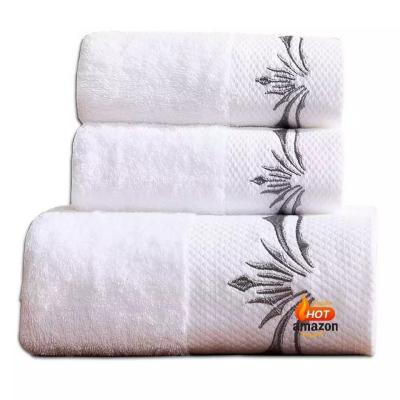 China Super Dry Cotton Bath Towel Sets High Water Absorption  Embroidered Pattern en venta