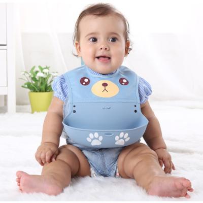 China Sustainable HOT Animal Cartoon Cute And Easy To Clean Heat Resistant Silicone Baby Bib Set en venta