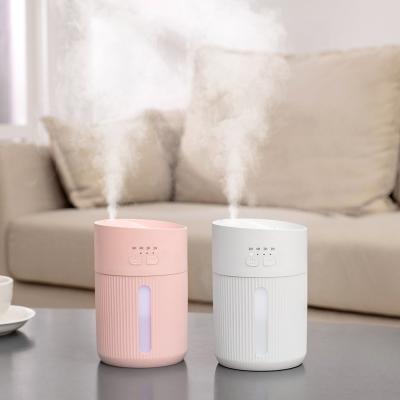 China Feel Comfortable Mini Personal Cool Mist Humidifier USB Portable Air Humidifier with Light for sale