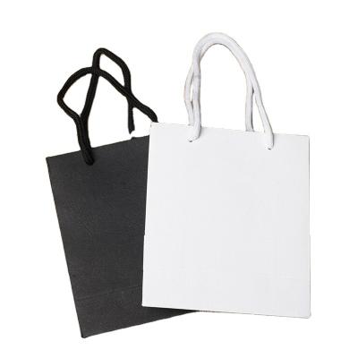 China 2022 Recyclable Popular Fashionable Gradient Color Custom Printed Paper Gift Bag With Handle for sale