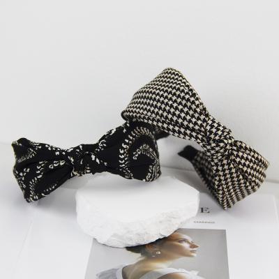 China Hair Accessories 2022 Fashion Cloth Hair Accessories Trending Hot Selling Korean Style Headbands For Girls Fast Shipping for sale