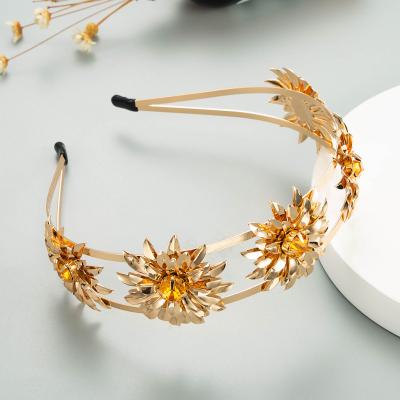 China 2021 Fashion Head Band Girl's Metal Hair Ornaments Combine Crystal Flower Head Bands Gold Color Leaf Headbands For Women Girls for sale