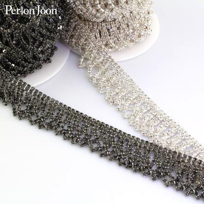 China Flatback 5yards/roll Wedding Apparel Accessories Hanging Rhinestone Trim Decorative Crystal Diamond Glitter Chain ML089 for sale