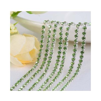 China Flatback LH-10 Yards Sew On Bling Crystal Close Trimming Claw Chain Multicolor Rhinestone Chain Trim for sale