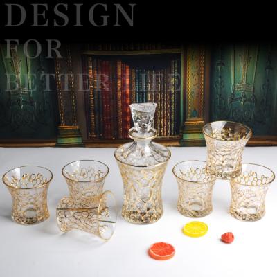 China Modern Transparent With Gold Line Wine Set Barware Gift Decanter And Cups 500ml for sale