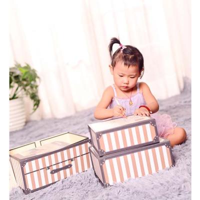 China Custom Clamshell Handmade Hot Selling Magnetic Foldable Kids Toys Cardboard Storage Box Organizer for sale