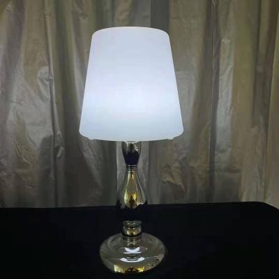 China Modern wholesale cheap exquisite exquisite living room decoration table lamp bedside lamp for sale