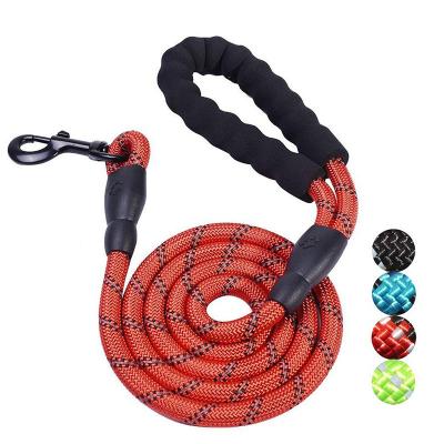 China DETACHED Wholesale Customized Strong Dog Leash with Comfortable Padded Handle and Highly Reflective Wire Dog Leash for sale