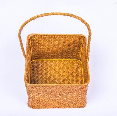 China Home Wash Natural Handwoven Square Straw Baskets Cubic Storage Vegetable Plankton Basket for sale