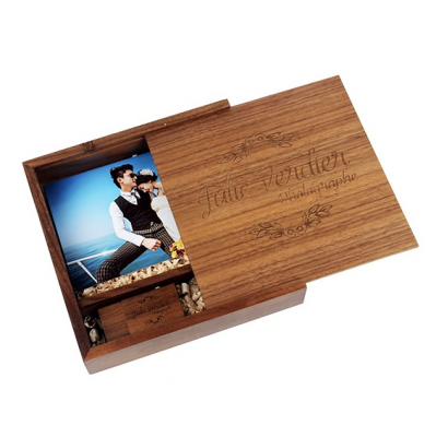 China Wooden Personalized Wooden Usb With Photo Box 32GB USB 3.0 High Speed ​​Special Memories Of The Day for sale