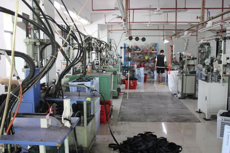 Verified China supplier - Puning Zhanlong Guangrun Zipper Factory