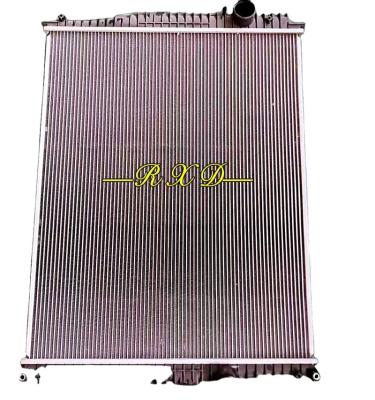 China Truck Aluminum Radiator Plastic Radiator 21124980 211124980 for sale