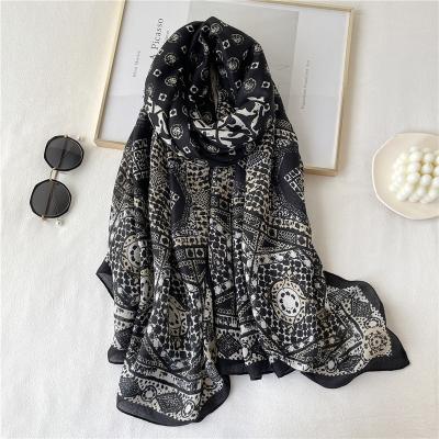 China 2022 New Wholesale High Quality Fancy Viscose Cashew Floral Printed Wide Shawls Women Fashion Scarf Scarf Soft Cotton Muslim Hijabs for sale