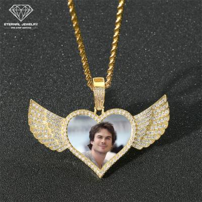 China Romantic Gold Pure White Yellow Moissanite Diamond Gem Memory Photo Frame Pendant Hip Hop Heart Wings S925 Silver 9k 10k 14k 18k for sale