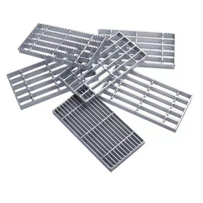 China Corrosion Resistance Heavy Duty Walkway Grating Press Locked Carbon Steel Serrated Bar Grating for sale