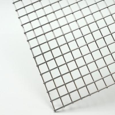 China Smooth Mesh Surface And Bright Gloss Factory Direct Sale Custom Galvanized Small Hole For Animals And Livestock Fences Welded Wire Mesh for sale