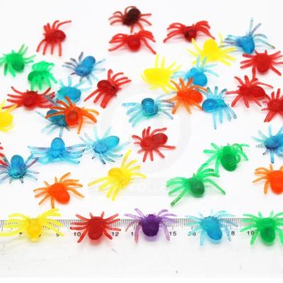 China Plastic Joke Toy Horrible Mini Spider Toy Capsule Wholesale PVC Small Spiders Toy For Kids 1 Inch PVC Halloween for sale