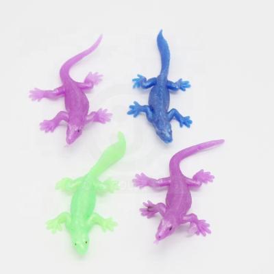 China Relief Toys Wholesale Animal Sticky Toys Colorful TPR Pearlized Lizard Toys OEM Kids Stretchy Soft Squishy Lizard Toys For Children for sale