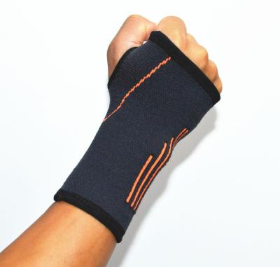 Cina Wrist health compression wrist sleeve, the highest wrist copper brace. in vendita