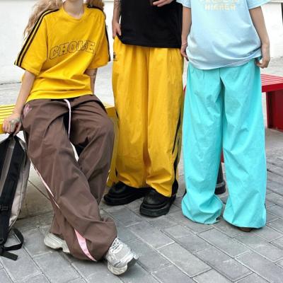 China Vintage decoratie 95% polyester sportpak voor vrouwen mannen zomer sportbroek broek Te koop