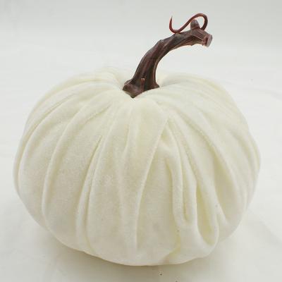 China Beautiful New High Quality Colorful Craft Holiday Decorations Pumpkins For Christmas And Halloween Flannel for sale