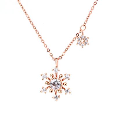 China TRENDY Women Girls Popular Snowflake Shining Crystal Jewelry 925 Silver Zircon Snow Pendant Necklaces for sale