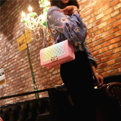 China 2020 new fashion style lattice ladies cross body handbags rainbow women freeze purse handbags for sale