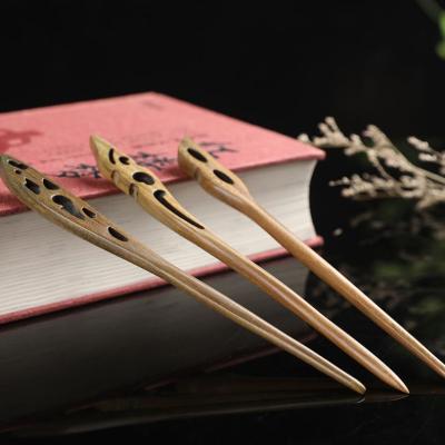 China Decration New Arrival Simply Elegant Style Main Hair Accessories Simply Color Wooden Hairpins Plug Convenient Wand for sale