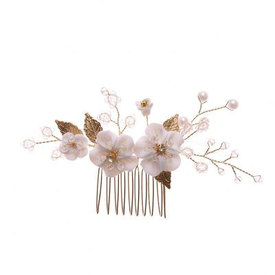 China Headwear Hair Accessories Headpieces Hair Combs White Flower Rose Gold Leaves Wedding Headband Bridal Hair Clips for sale