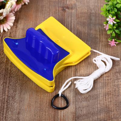 China Viable Magnetic Window Glass Damp Cleaner Clip for sale