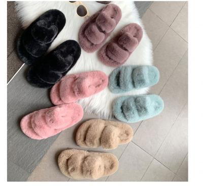 China Fashion Trend Women Vegan Faux Fur Slider Slippers, Women Winter Open Toe Mule Fluffy House Slide Slippers for sale