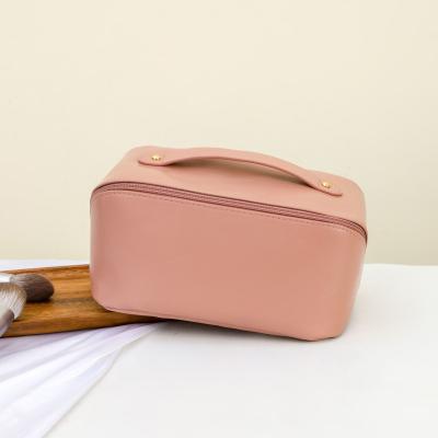 China Newest Fashionable Cosmetic Storage Bag Keep Your Cosmetics Neat and Tidy on the Go for sale