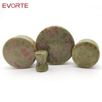 China Fashion CLASSIC Flowers New Arrival Evorte Ear Plug Tunnel Body Jewelry Piercing Green Stone Ear Expander for sale