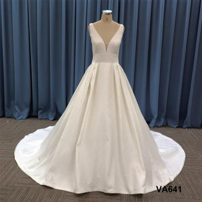 China Anti-Static Sleeveless Rich Silk Fashion And Simple Design V Neck Ball Gown 2020 for sale