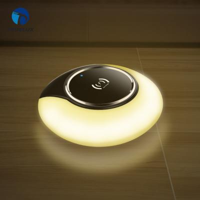 China Considerate Night Light 2 In 1 Foldable Night Light Wireless Charger Fast Black for sale