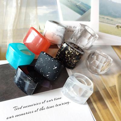 China OUYE Fashion Cute 2021 Best Selling Wholesale Colorful Ring Shell Resin Link Ring Jewelry Acetate Acrylic Simple Clear Resin Ring for sale