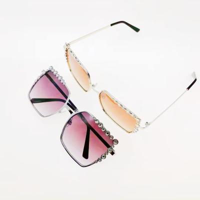 China Fashion Sunglasses Factory Outlet Metal Frame Sunglasses Ladies Sunglasses for sale