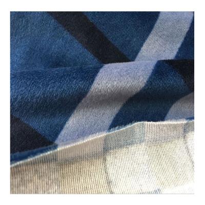 China Wicking 230 Winter Warm Polyester 100 Gsm Printed Flannel Fleece Fabric For Blanket for sale